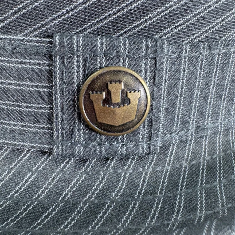 Goorin Bros Fedora Hat Gray Pinstripe Stingy Brim Castle Logo Pin Small